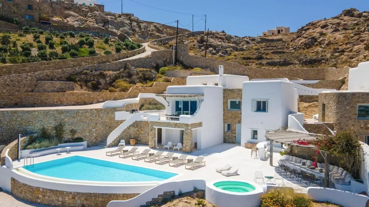 Image 1 of Luxury villa with stunning views above Kalo Livadi
