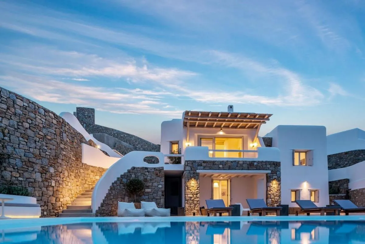 Image 2 of Luxury villa with stunning views above Kalo Livadi