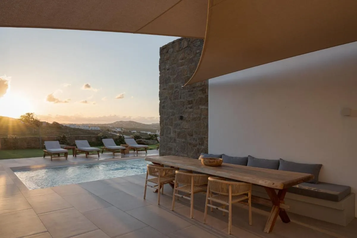 Image 4 of Retreat Hill Luxury Villas Mykonos