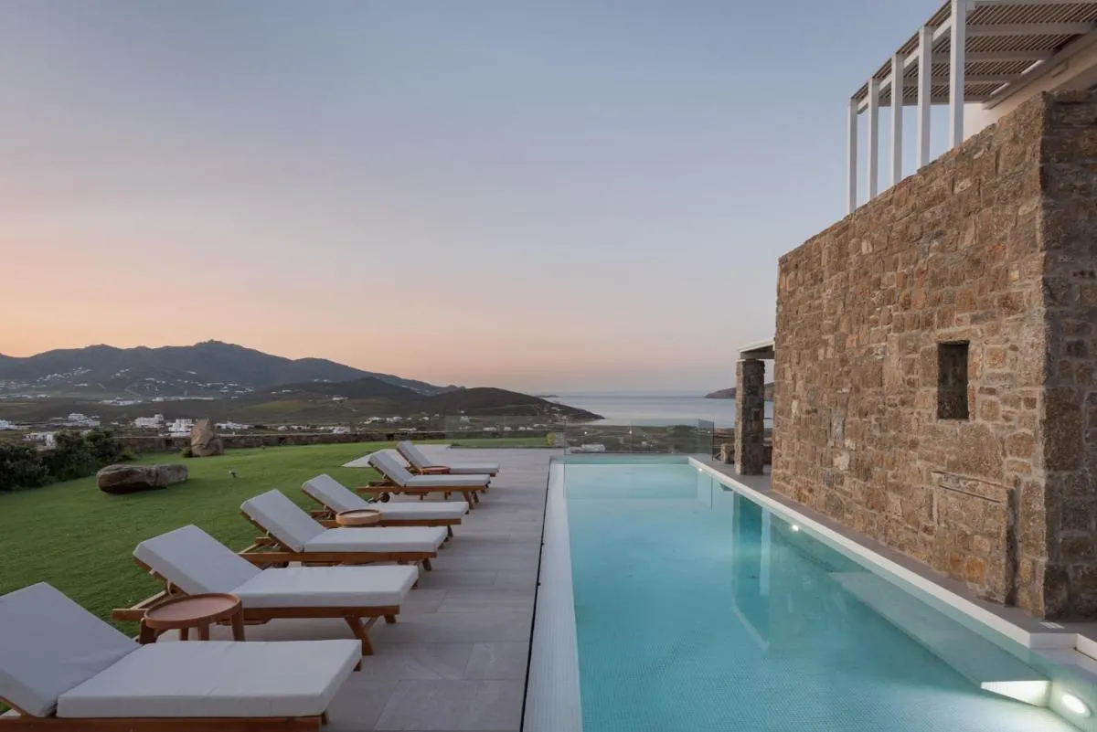 Image 3 of Retreat Hill Luxury Villas Mykonos
