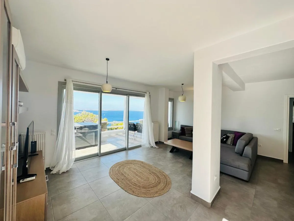 Image 2 of Seaview & Jacuzzi summer residence