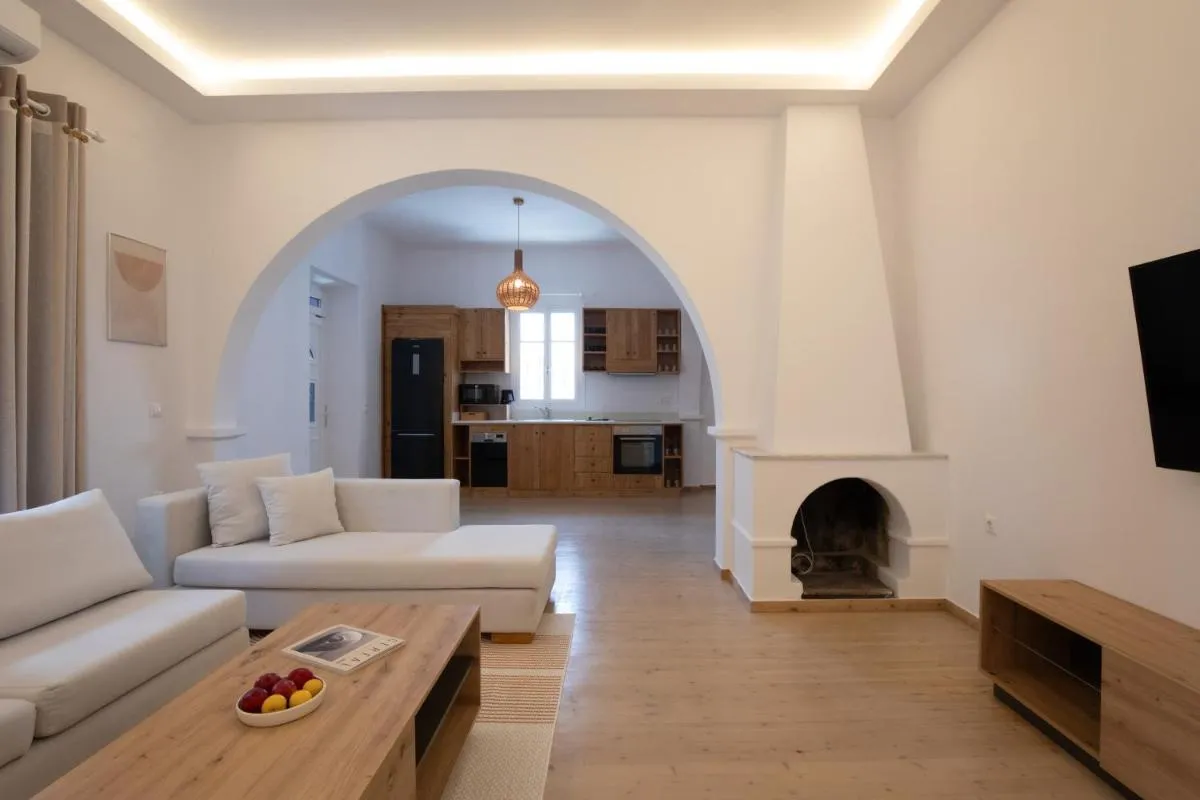 Image 4 of Spitarona Town House – Largest VIlla in the Center