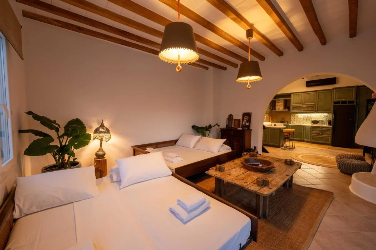 Image 1 of Villa Palm- SeaView-Hot Tub-200m from Ftelia beach