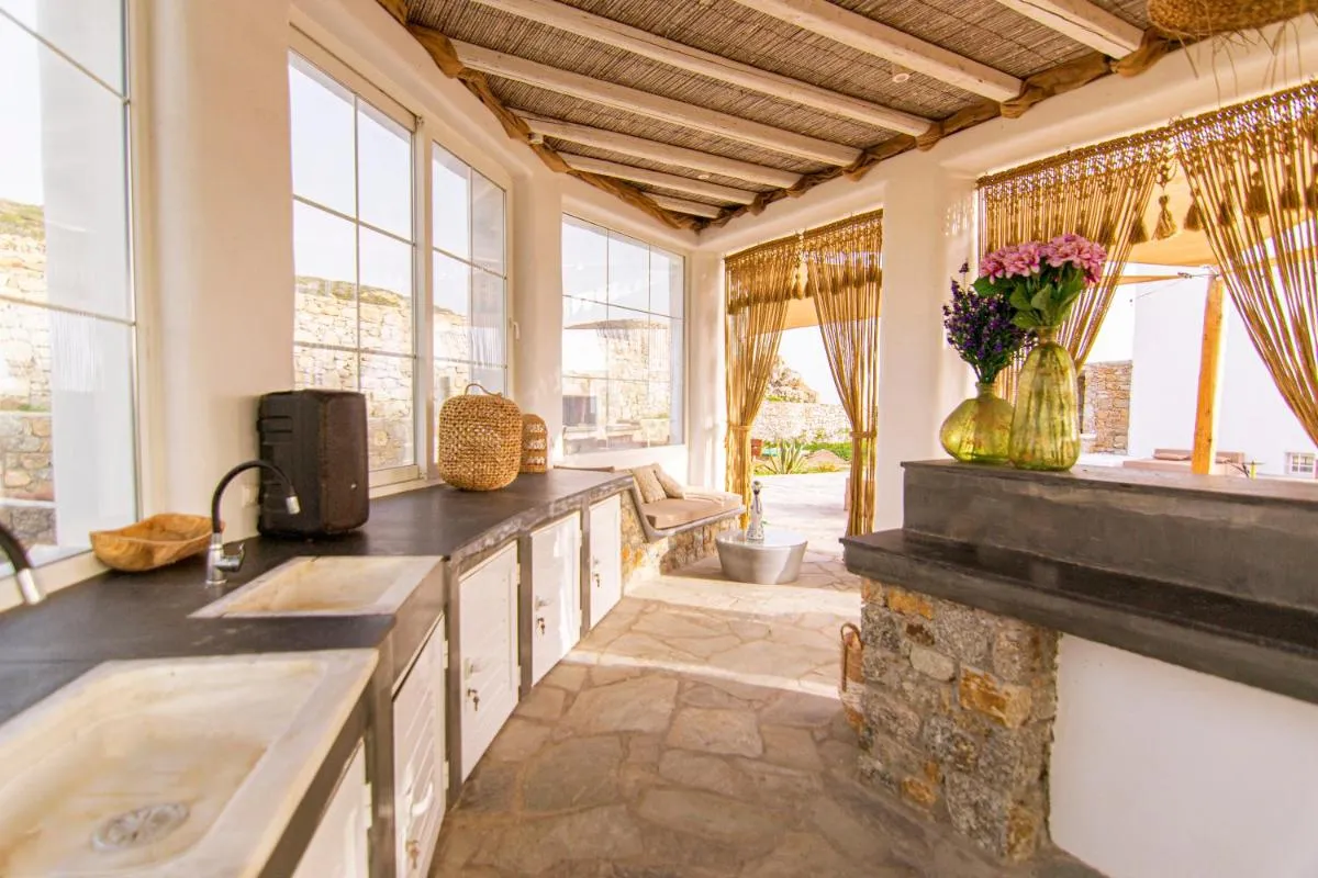 Image 4 of Villa Poppy Mykonos